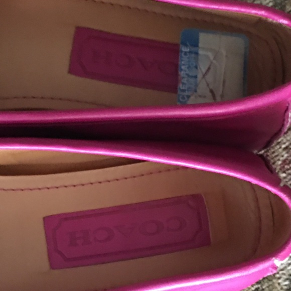Beautiful Leather Coach Loafers in Fuschia - womens size 8.5 Medium - Picture 2 of 9